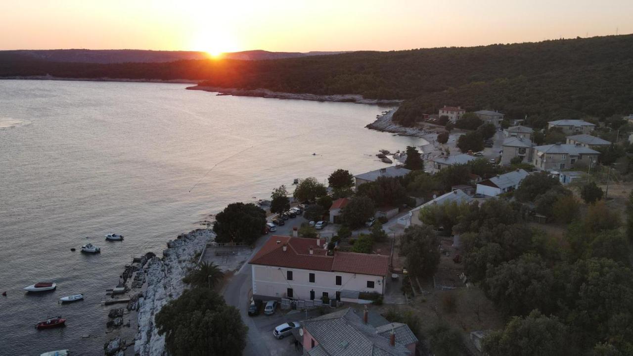 Koromačno Apartmani Zupanic מראה חיצוני תמונה